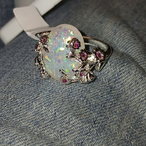 Ring - Picture 7 of 9